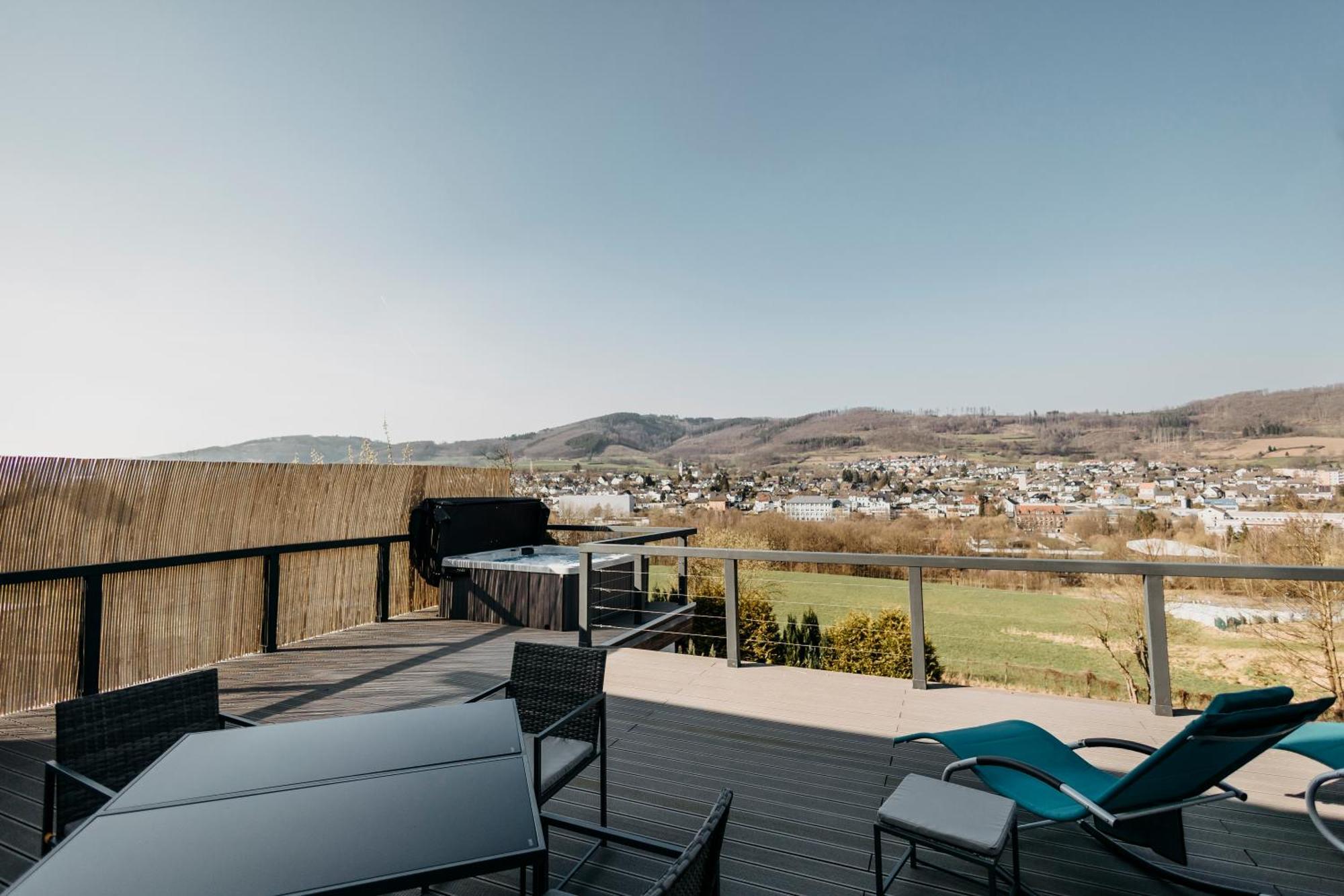 Traumwohnung Mit Sauna, Whirlpool & Wunderschoener Aussicht Plettenberg Dış mekan fotoğraf